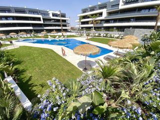 Planta baixa  Avenida reverendo francisco sarrio paya. Bajo moderno con orientación sur y vistas a la piscina en lagoon