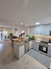 Apartment  Calle pablo picasso. Apartamento moderno con vistas a la piscina en flamenca village