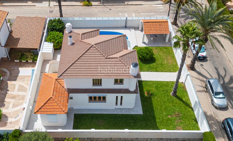 Foto 0ca8cd55-af6b-4518-bcc0-7314b6fe547d. Xalet amb calefacció piscina a Cabo Roig Orihuela