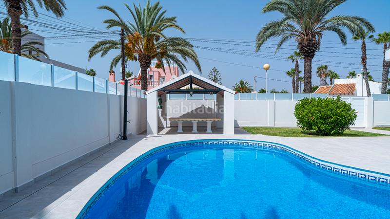 Foto 4ea64c1b-2ef0-4748-9716-0909d2c29ad2. Xalet amb calefacció piscina a Cabo Roig Orihuela