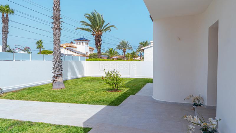 Foto f941a8fc-308f-4d2b-991f-cda97b74cee0. Xalet amb calefacció piscina a Cabo Roig Orihuela