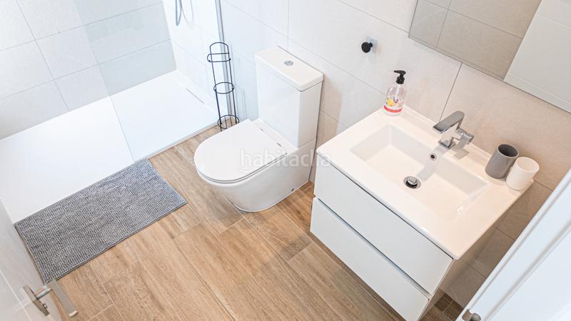 Foto c3a494a3-a95b-4790-8321-3501eee83ba9. Apartament amb calefacció aparcament piscina a Punta Prima Torrevieja