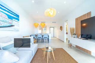 Apartament  Calle pablo picasso-playa flame. Un hogar que inspira  elegancia, calma y luz mediterránea en fla