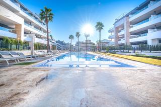 Apartament a Playa Flamenca. Un hogar que inspira  elegancia, calma y luz mediterránea en fla