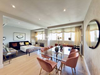 Flat in Calle Cea Bermúdez