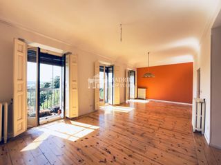 Rent Flat  Calle bailén. Piso en alquiler en frente a palacio real