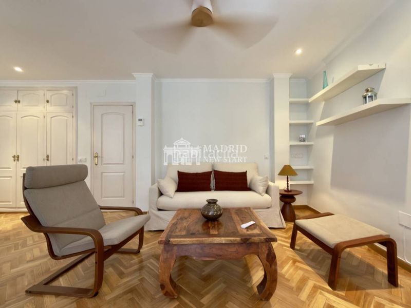 Foto 495830eb-7c88-4333-8edb-5d829f4df28a. Rent flat in calle factor 4 in Palacio Madrid