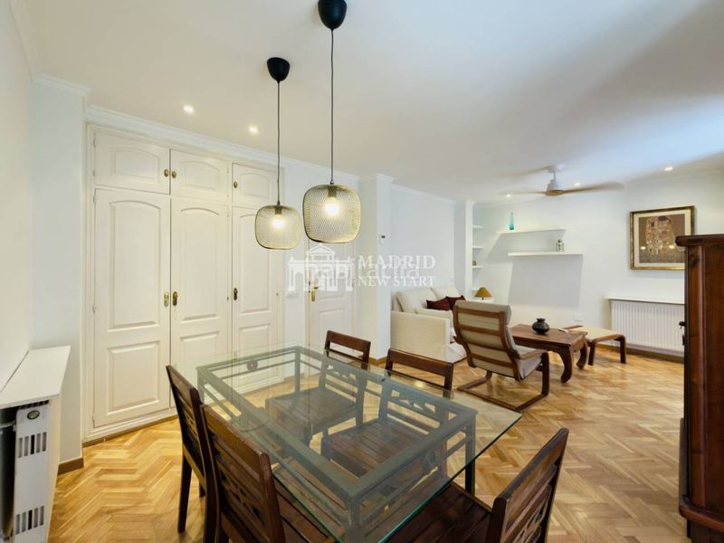 Foto d24eef1d-2fc6-4408-840a-6b1d818ece77. Rent flat in calle factor 4 in Palacio Madrid