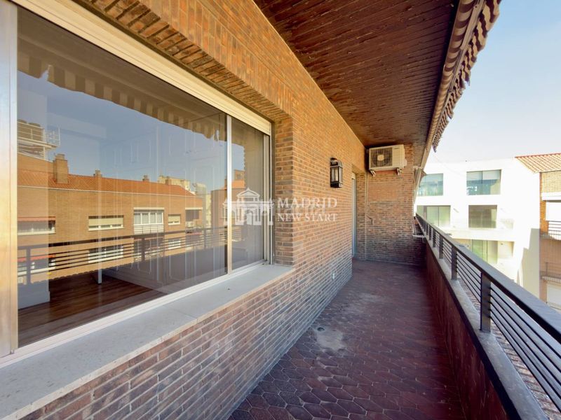 Foto 93ae5f82-f86f-48b3-a106-959794189917. Pis amb calefacció aparcament a Recoletos Madrid