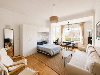 Miete Studiowohnung  Calle alberto aguilera. Estudio exterior amueblado de 55 m en alquiler