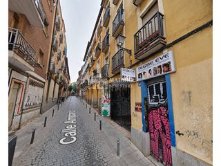 Car parking in Calle Amparo 74