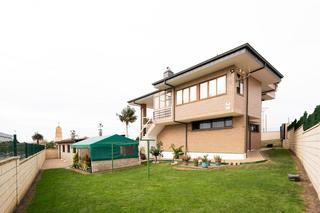 Maison  Bolado 18. Chalet en barrio bolado 18 monte, santander