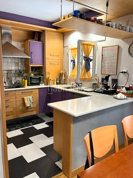 Foto 130ccbf1-1a5f-4edc-89c7-f37bd9c13e96. Semi detached house with heating parking in Simancas Madrid