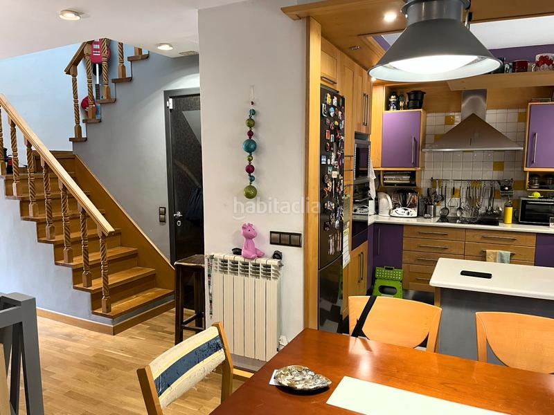 Foto aee1f6f9-ba4f-4e3a-a72f-6e54d8ccc43b. Semi detached house with heating parking in Simancas Madrid