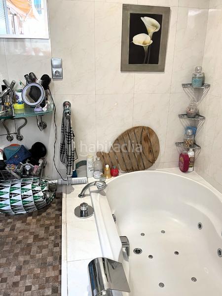 Foto bdac0084-eba3-4c50-a317-50d452ea4c9d. Semi detached house with heating parking in Simancas Madrid