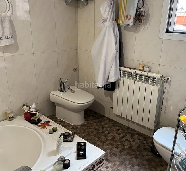 Foto d51a2b55-e856-4fac-91ed-71a7f50c6f2b. Semi detached house with heating parking in Simancas Madrid