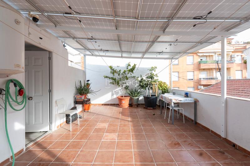 Foto 0d1dd21d-d3b2-47b5-aedf-a18abd992edc. Casa a schiera con camino in Avda. De los Ogíjares Armilla