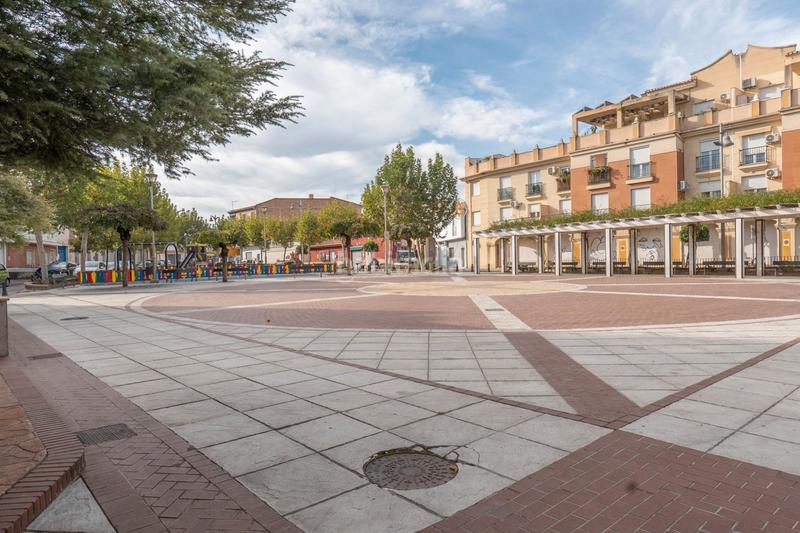 Foto c77fc4af-8b9f-46cb-b65c-2160803909d2. Casa adosada en Avda. De los Ogíjares Armilla