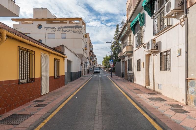 Foto e6e8d3f5-6f3a-42cb-8a1e-6261ebd077a7. Casa adosada en Avda. De los Ogíjares Armilla