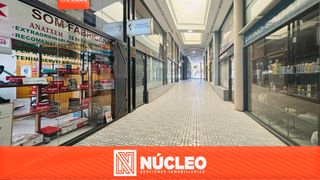 Locale commerciale in Plaça de la Puríssima Sang