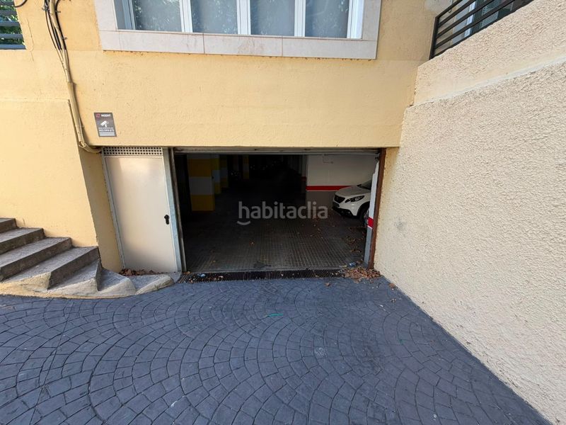 Foto c0c4c1a2-5aa0-428a-8cce-99fc2d0d5b3d. Parking coche en Centre Salou