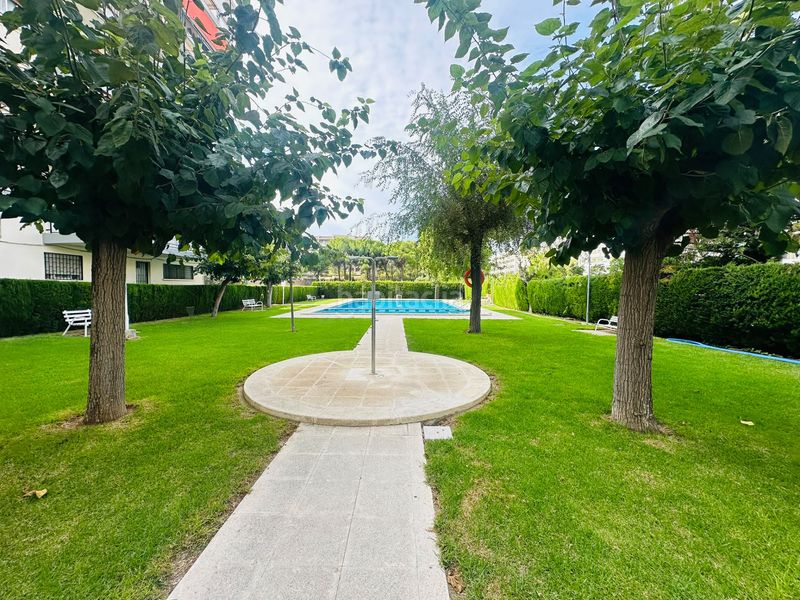 Foto 50bf6e84-be2b-4e9c-849f-a640736f7bbd. Pis amb piscina a Mar i Camp - Platja dels Capellans Salou