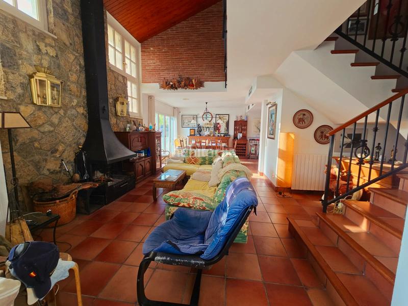 Foto 6b28f9f8-3786-483b-9f5c-b78a5c249b7f. Xalet amb xemeneia aparcament piscina a Regueral - Prat d'en Forés Cambrils