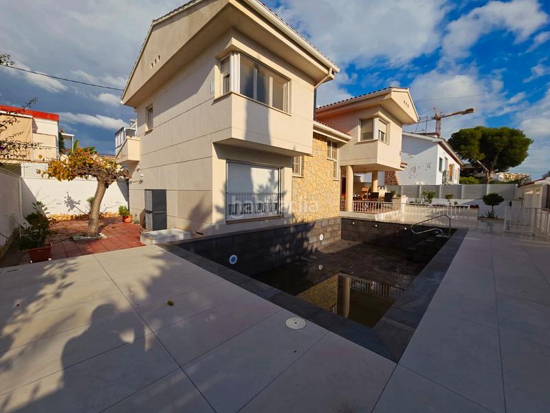 Foto 83832d1e-7352-457f-b440-04cdcde3cce6. Xalet amb xemeneia aparcament piscina a Regueral - Prat d'en Forés Cambrils