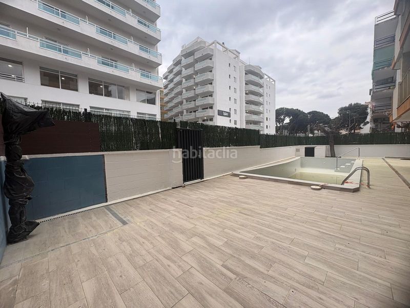 Foto 00caede5-ba01-4214-aa50-5411937c001a. Pis amb piscina a Mar i Camp - Platja dels Capellans Salou