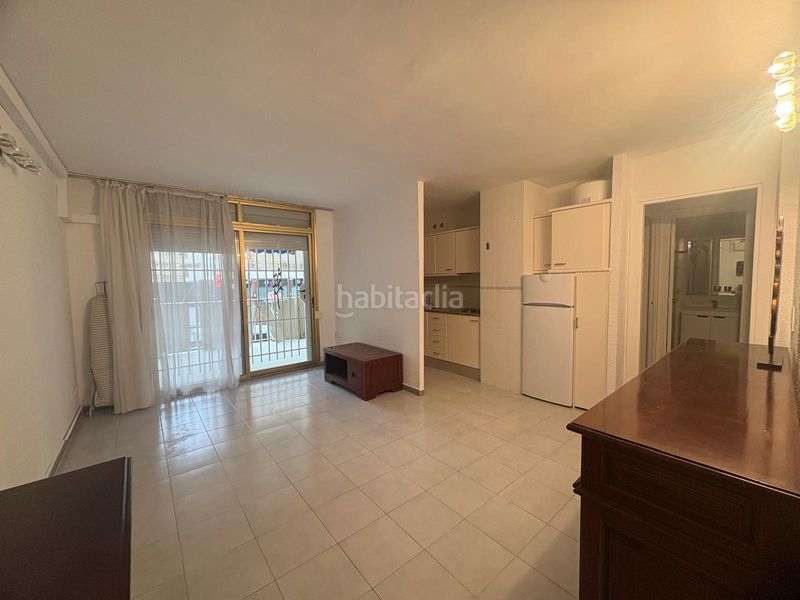 Foto 2bb504c1-a18e-4df5-bede-55e12eaa4386. Pis amb piscina a Mar i Camp - Platja dels Capellans Salou