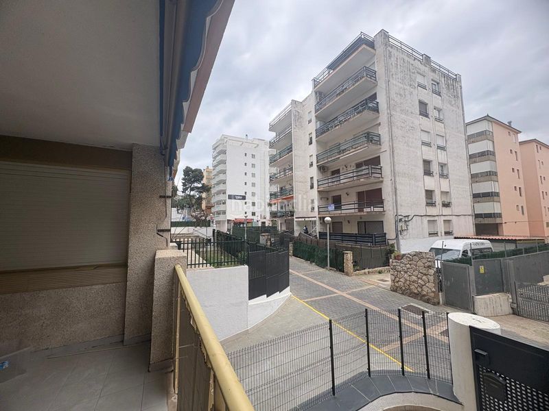 Foto 3e076327-e76b-4b94-b9ed-db63bf5cc96e. Pis amb piscina a Mar i Camp - Platja dels Capellans Salou