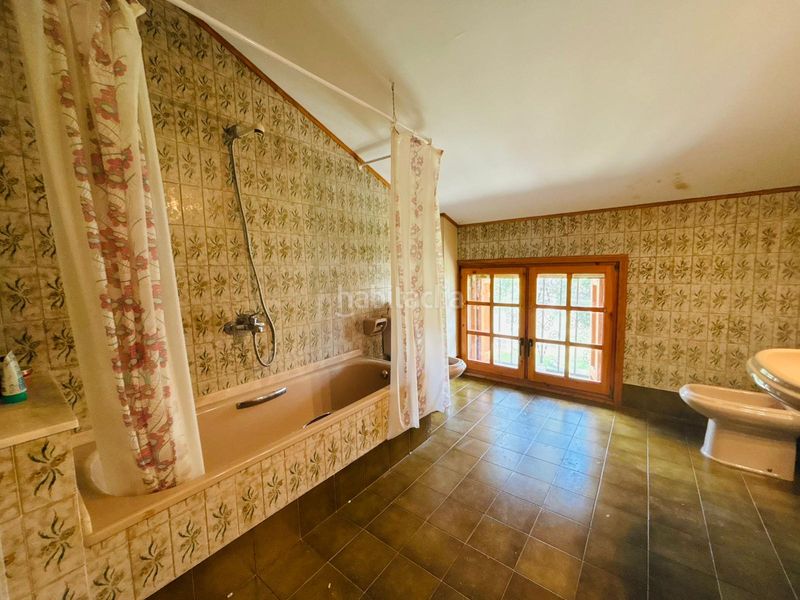 Foto 085a2ceb-74c3-4837-912a-7142d633124a. Masia amb xemeneia aparcament a Cornudella de Montsant