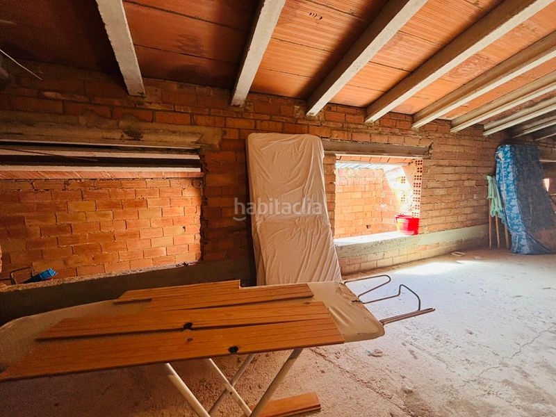 Foto 113fbc1c-7cc0-4d60-848c-7c4ac9a8a1e5. Masia amb xemeneia aparcament a Cornudella de Montsant