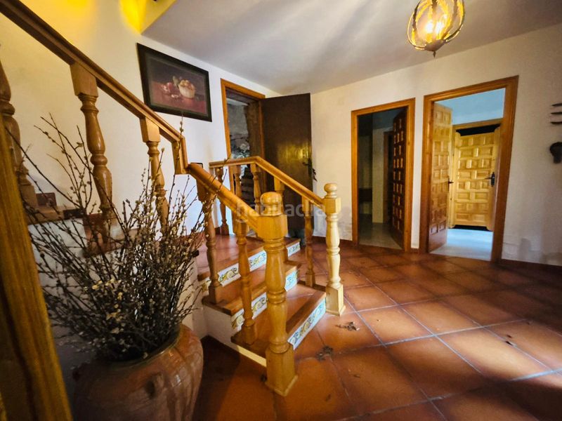 Foto 261d8d50-5ea1-47db-a177-41b4e4dd8b07. Masia amb xemeneia aparcament a Cornudella de Montsant