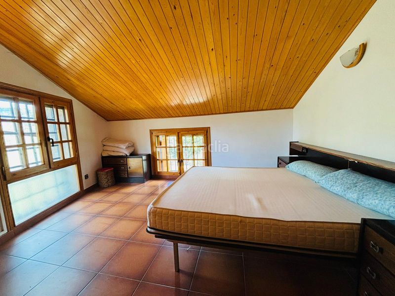 Foto 267d4857-2293-41ac-96e2-3b0696c2a30d. Masia amb xemeneia aparcament a Cornudella de Montsant