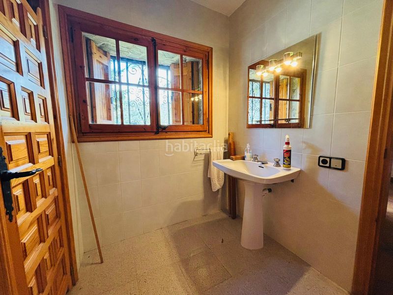 Foto 358454d1-511e-4d11-9dfc-a10ce1e9e91f. Masia amb xemeneia aparcament a Cornudella de Montsant