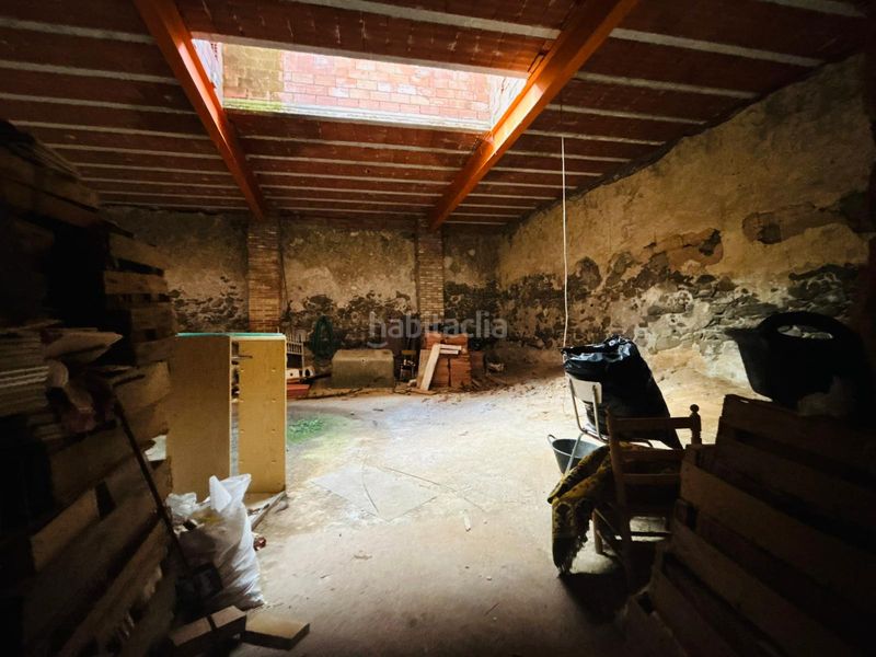 Foto 3f645dfa-04d7-49ba-9f62-24af876d2eca. Masia amb xemeneia aparcament a Cornudella de Montsant