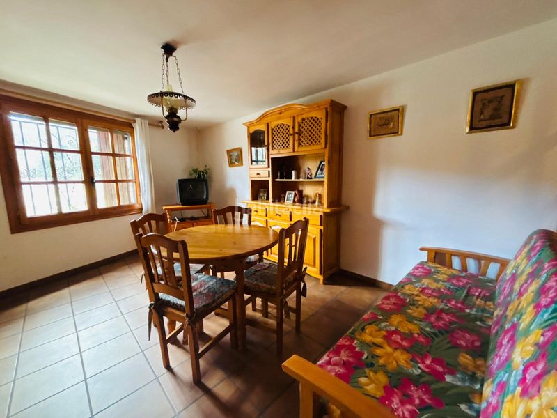 Foto 4427a561-faab-463e-a911-d4578b3a2adc. Masia amb xemeneia aparcament a Cornudella de Montsant