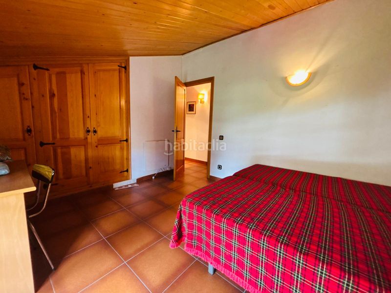 Foto 47b1a15c-7211-4278-b289-9f5b74d7587f. Masia amb xemeneia aparcament a Cornudella de Montsant