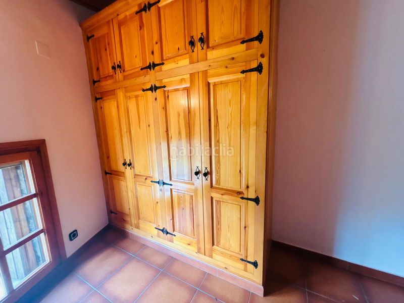 Foto 590d4644-6c17-44c5-ac5c-5d29e9b626cb. Masia amb xemeneia aparcament a Cornudella de Montsant