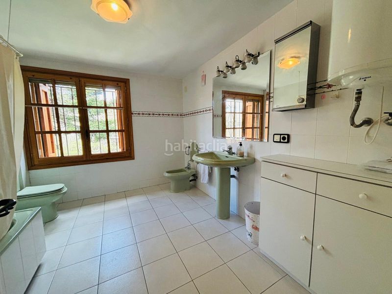 Foto 8863667c-cda3-4635-898c-5c45a259b7d2. Masia amb xemeneia aparcament a Cornudella de Montsant