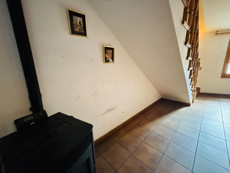 Foto 89de9f18-a4b7-4df4-a4bc-6541f5ba1bd2. Masia amb xemeneia aparcament a Cornudella de Montsant