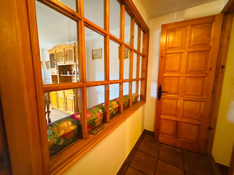 Foto 91613df1-6e2e-4b51-be68-34c6ba9d0593. Masia amb xemeneia aparcament a Cornudella de Montsant