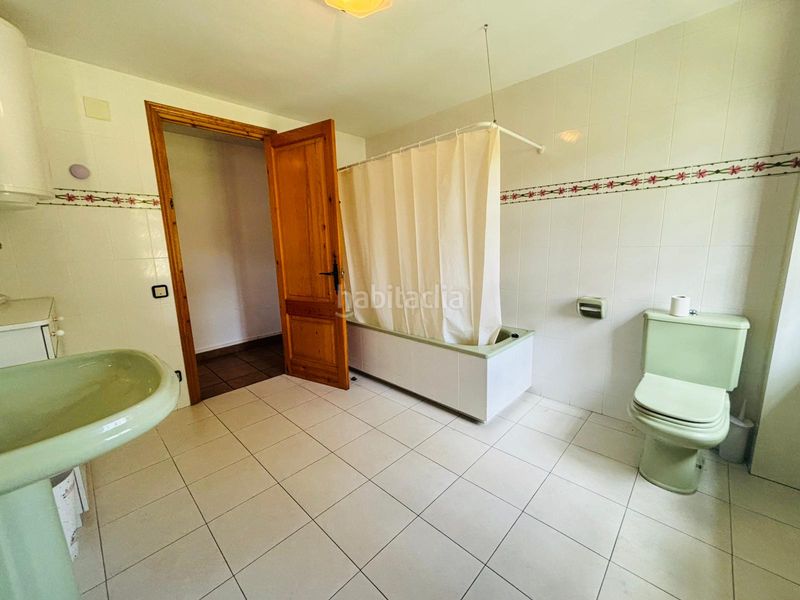 Foto 9485cb7b-f2dd-4baf-a246-bf20594bae37. Masia amb xemeneia aparcament a Cornudella de Montsant