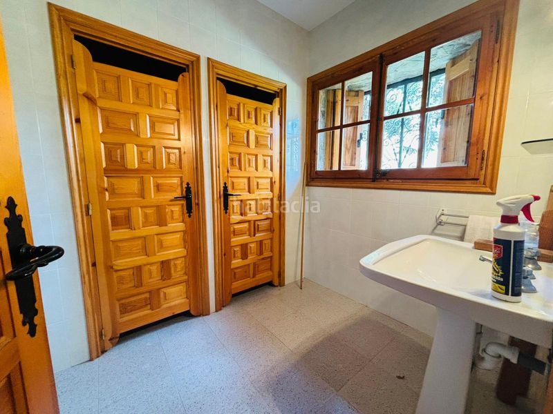 Foto 97c94f6d-5cb5-4c6a-bb92-9c17cb429194. Masia amb xemeneia aparcament a Cornudella de Montsant