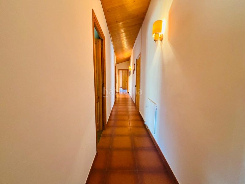 Foto a65a56fc-d11f-4a70-842a-79f4bae87b63. Masia amb xemeneia aparcament a Cornudella de Montsant