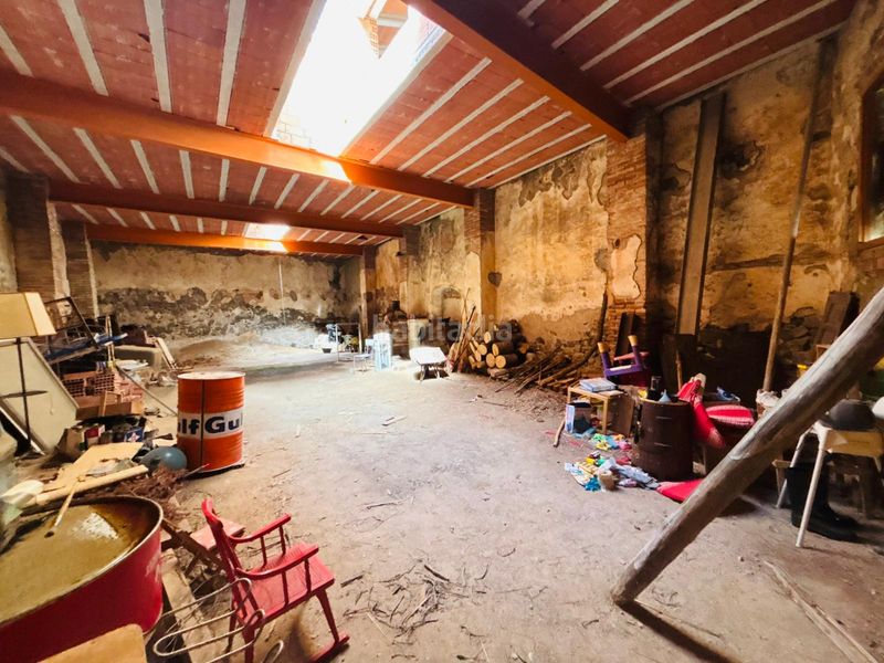 Foto d2c3eb0a-19ec-4ca3-b2b4-7ae361bb05d3. Masia amb xemeneia aparcament a Cornudella de Montsant