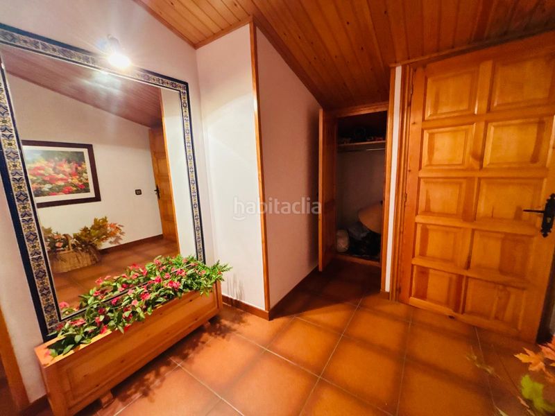 Foto d6cc22b9-17c4-4851-9e95-0bcaca9da984. Masia amb xemeneia aparcament a Cornudella de Montsant