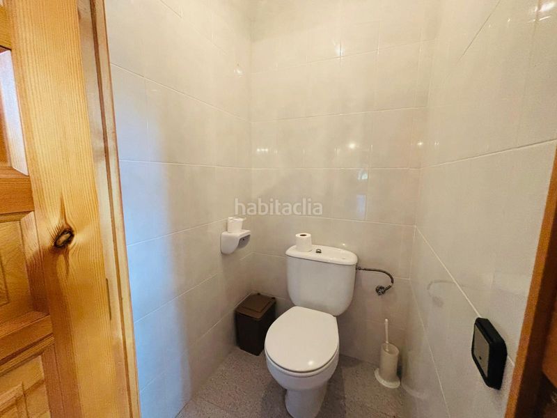 Foto fdcc47fa-0400-4716-b576-20033309aec8. Masia amb xemeneia aparcament a Cornudella de Montsant