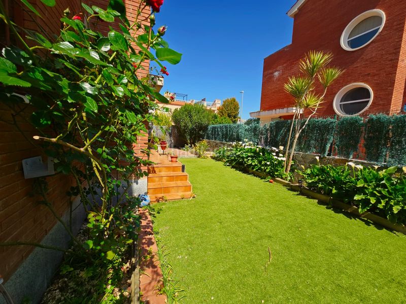 Foto a91dc7b6-92dd-4670-b942-6284d926a86c. Casa adossada amb calefacció aparcament a Jardins de Vilafortuny - Mas d'en Bosch Cambrils